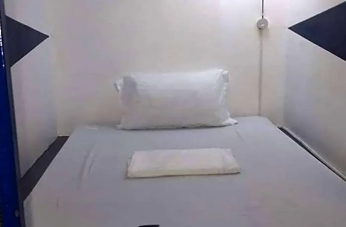 Mariveles Capsule Hotel