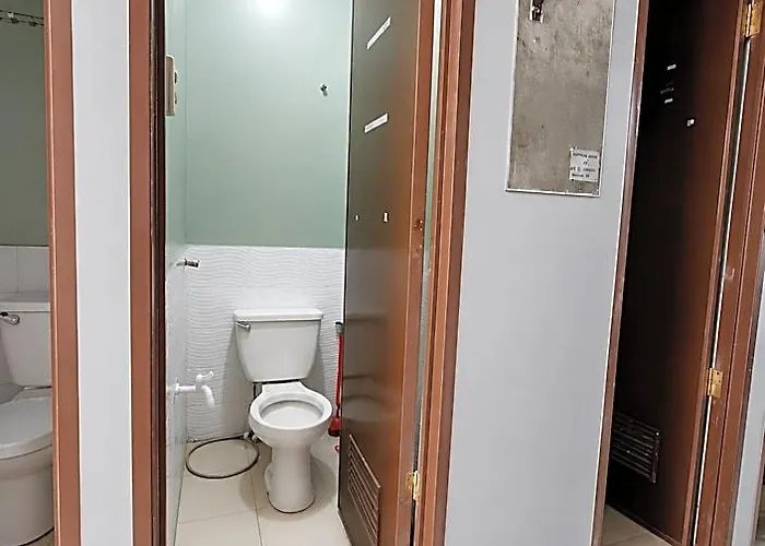 Mariveles Capsule Hotel