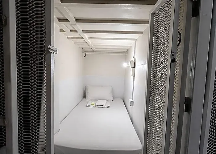 Hotel Mariveles Capsule Manilla