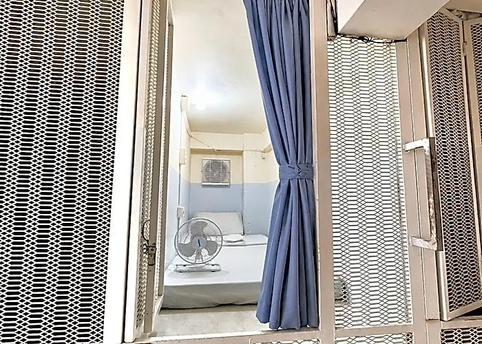 Mariveles Capsule Hotel