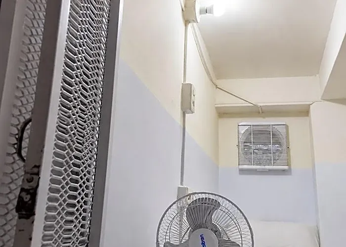 Hotel Mariveles Capsule Manilla